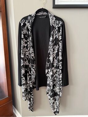 Casual Express Black White Floral Open-Front Cardigan. XL